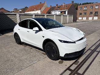 krockskadad bil auto Tesla Model Y 5YJY 2 60KWH 2026/2