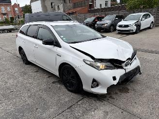 Voiture accidenté Toyota Auris 1.8i - 16V HYBRID 2013/10