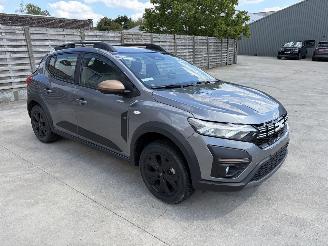 Schadeauto Dacia Sandero 1.0i - 12V TURBO TCE 90 2025/10
