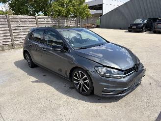 uszkodzony samochody osobowe Volkswagen Golf 1.5 TSI - 16V TURBO 2020/7