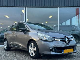 krockskadad bil auto Renault Clio Day & Night Edition 2013/1