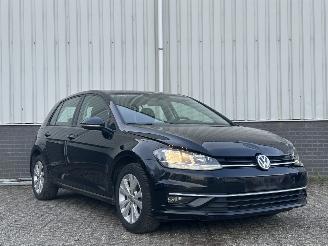 krockskadad bil auto Volkswagen Golf 1.0TSI Highline 2018/1