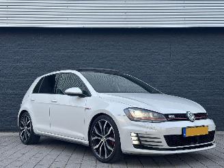 damaged passenger cars Volkswagen Golf 2.0 TSI GTI Panorama Leer dynaudio Trekhaak 2013/1