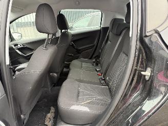 Peugeot 208 1.2 VTi Blue Lease picture 7