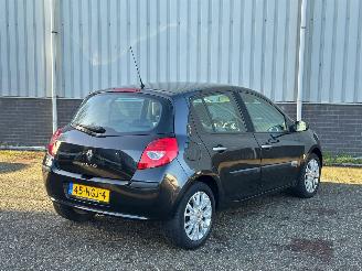 Renault Clio 1.2 TCE Special Rip Curl picture 4