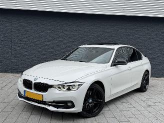 Damaged car BMW 3-serie 340i xDrive M Sport AUTOMAAT/PANO/LED 2016/3