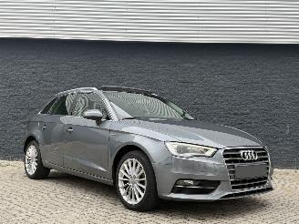 Vaurioauto  passenger cars Audi A3 1.4TFSI G-TRON automaat/pano 2014/6