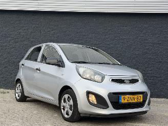 skadebil auto Kia Picanto 1.0 CVVT Comfort pack AIRCO 2012/6
