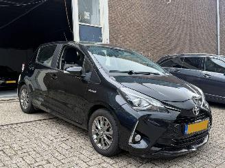 Toyota Yaris Hybrid Design AUTOMAAT picture 3