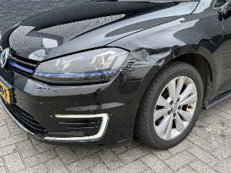 Volkswagen Golf GTE PANO/DSG picture 8