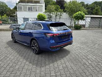 Volkswagen Passat  picture 3