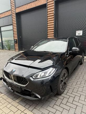 krockskadad bil auto BMW 1-serie M120i Vol M pakket - Full M package 2025/11