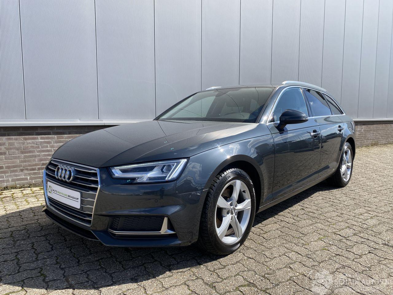 Audi A4 Sport-Line Leer, Navi, Trekhaak, Dynamische verlichting