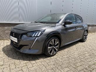 Damaged car Peugeot 208 1.2 PureTech GT-Line Automaat Camera Led Apple Car Play 2020/8