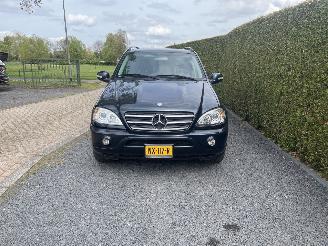 damaged passenger cars Mercedes ML 55 amg 2017/1