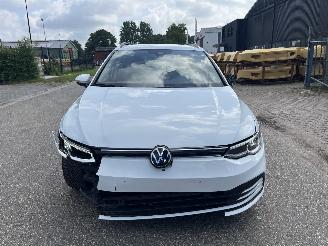 Volkswagen Golf 8 Variant 1.0 eTSI Automaat picture 2