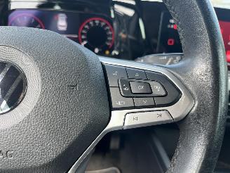 Volkswagen Golf 8 Variant 1.0 eTSI Automaat picture 13