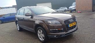 damaged passenger cars Audi Q7 3.0 tfsi   272pk automaat navi 2012/9
