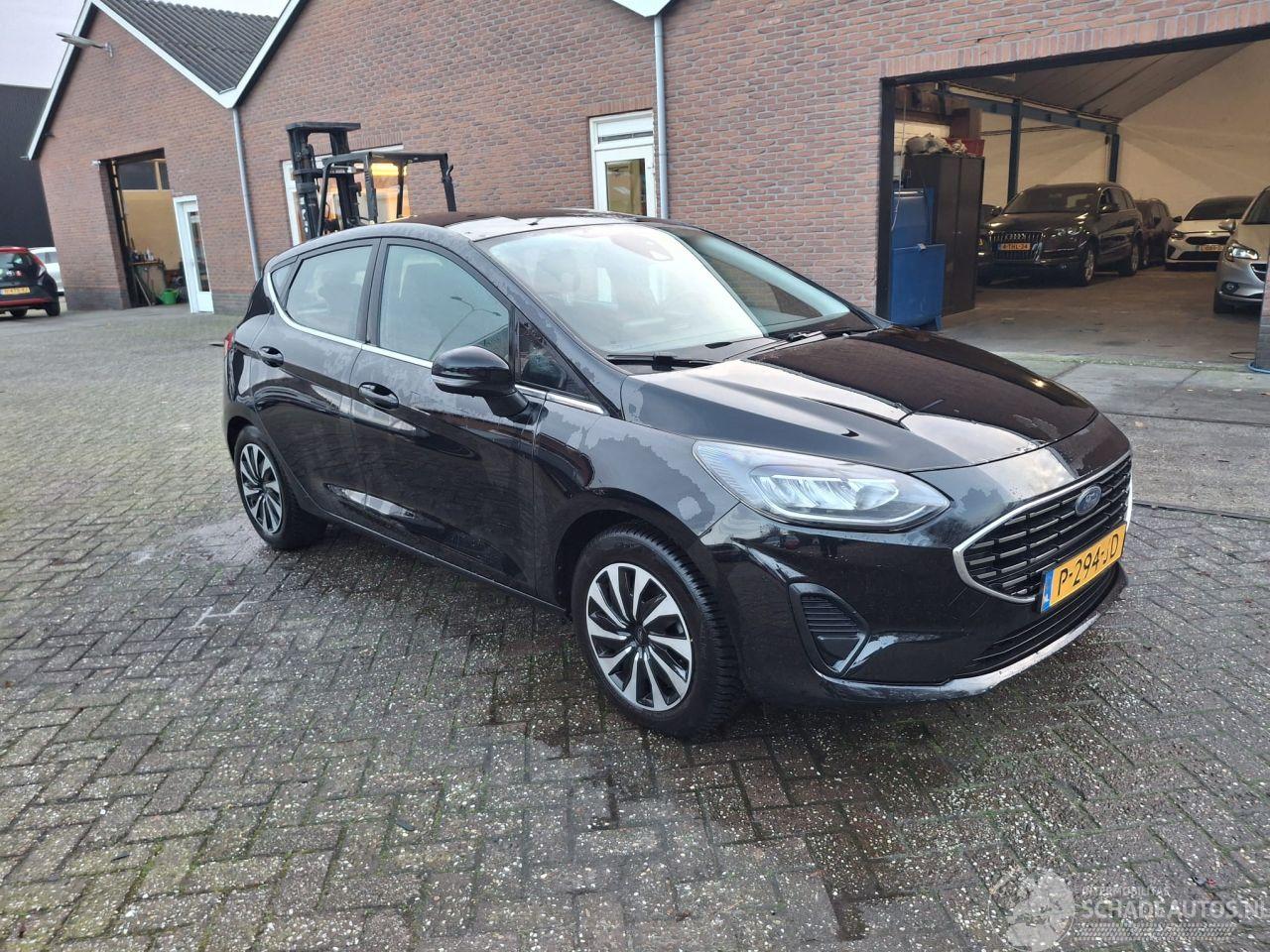Ford Fiesta 1.0 hybrid titanium navi