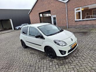 Renault Twingo 1.2i  75pk airco picture 3