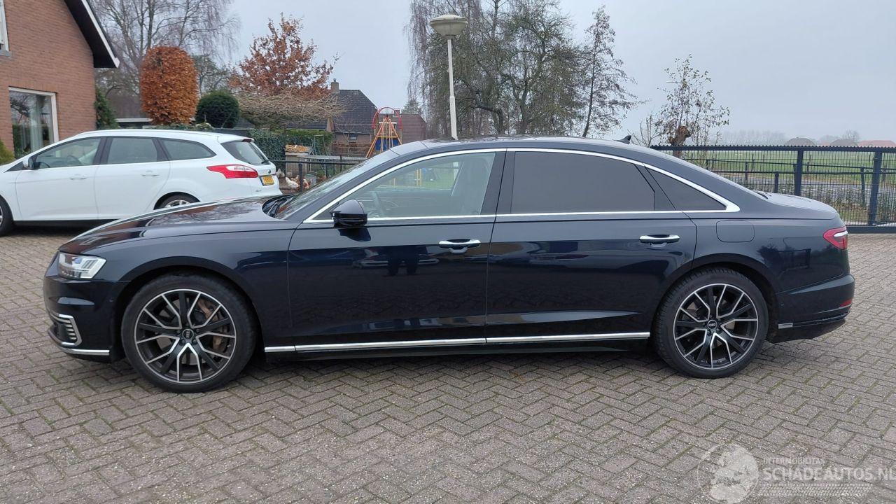 Audi A8 3.0i hybrid  lang uitvoering   310kw