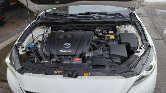 Voiture accidenté Mazda 2 2.0i  120pk  clima navi 2015/6