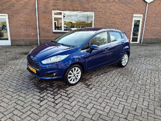 Vaurioauto  passenger cars Ford Fiesta 1.0i 74kw  titanium 2016/5