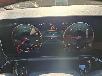 Mercedes B-klasse 180d  116pk navi clima amg uitvoering picture 3