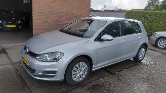 krockskadad bil auto Volkswagen Golf 1.2 tsi  63kw   1 eigenaar   42dkm 2014/7