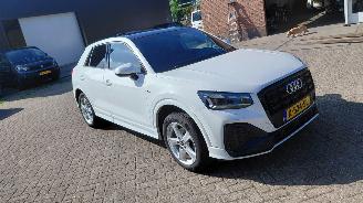 krockskadad bil auto Audi Q2 1.5 tfsi  s edition   automaat pano navi 2021/3