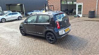 Voiture accidenté Volkswagen Up! cross up  1.0i  75pk 5drs airco 2014/1