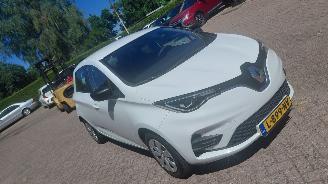 uszkodzony samochody osobowe Renault Zoé r110  cars 52kwh  navi clima 2021/7