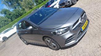 krockskadad bil auto Mercedes B-klasse 180 amg   automaat   136pk navi 2020/7