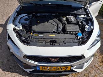 Vaurioauto  passenger cars Cupra Leon 1.5 tsi  hybrid   110kw navi  edition  clima 2023/6