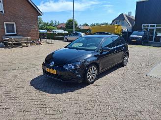 Volkswagen Golf 1.2 tsi  105pk automaat   navi clima picture 7