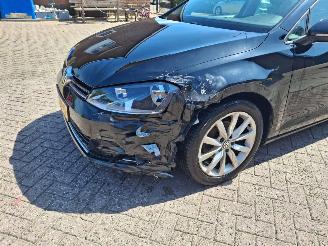 Volkswagen Golf 1.2 tsi  105pk automaat   navi clima picture 5