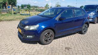 damaged passenger cars Volkswagen Polo 1.4i  5drs airco 2011/7