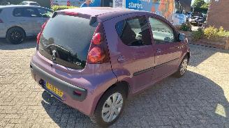 Peugeot 107 1.0i 5drs airco picture 9