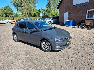 Schadeauto Volkswagen Polo 1.0 tsi higline   navi clima  70kw 2018/7