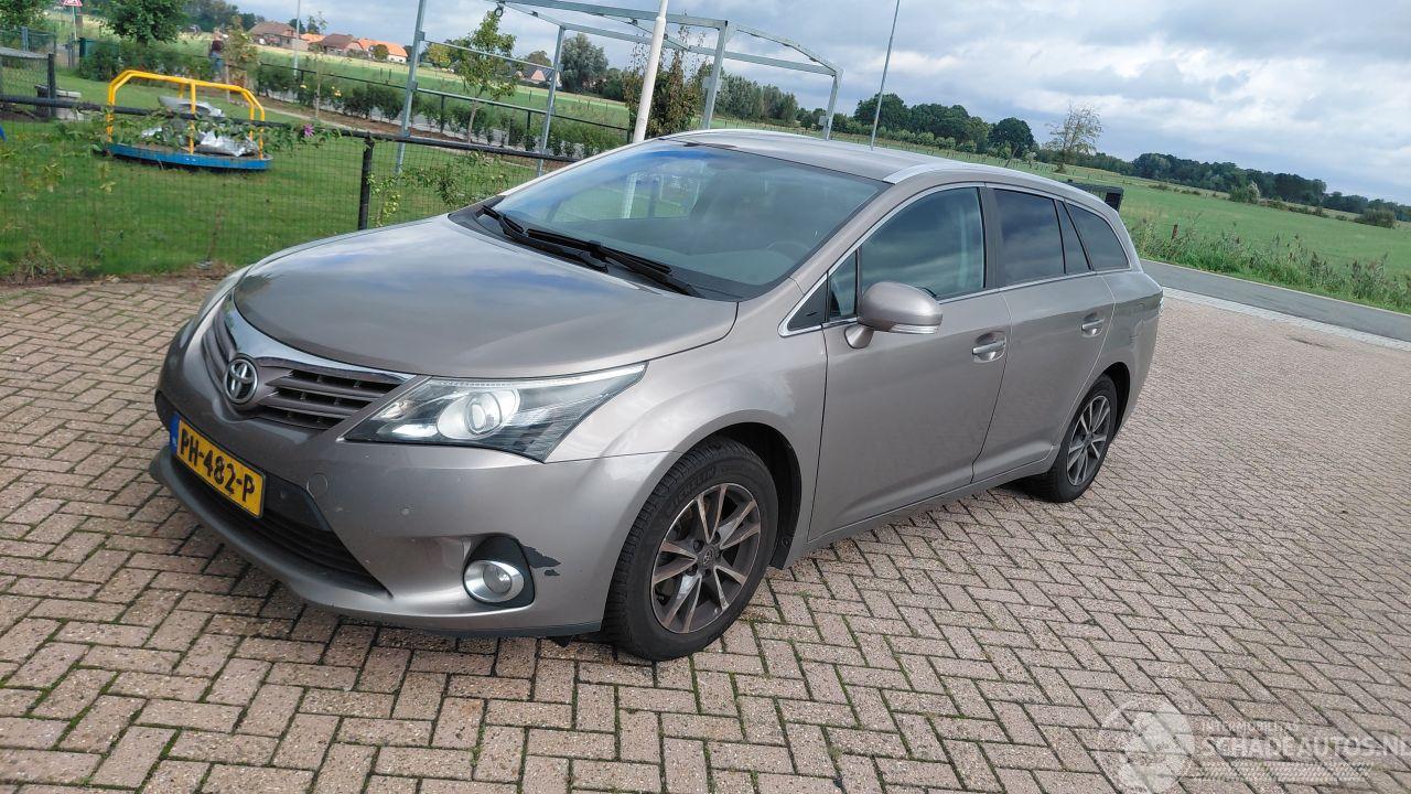 Toyota Avensis 1.8 vtti automaat navi
