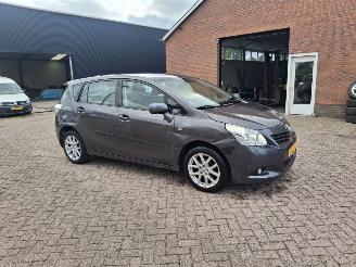 Schadeauto Toyota Verso 1.8 vtti  147pk navi clima  pano 2010/6