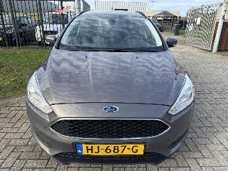 Ford Focus 1.0 TREND EDITION LICHTE SCHADE! BOUWJAAR 2015  3500 EURO picture 6