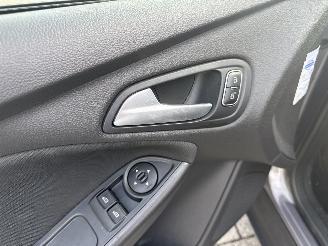 Ford Focus 1.0 TREND EDITION LICHTE SCHADE! BOUWJAAR 2015  3500 EURO picture 7