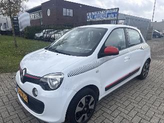 krockskadad bil auto Renault Twingo 1.0SCe LICHTE RIJDBARE SCHADE! BOUWJAAR 2017 88000 KM 4250 EURO 2017/6