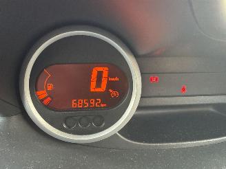 Renault Twingo 1.2-16V COLLECTION AIRCO LICHTE SCHADE! 68540 KM 2013 3100 EURO picture 12