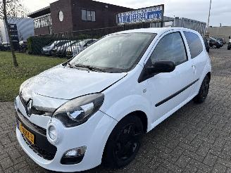skadebil auto Renault Twingo 1.2-16V COLLECTION AIRCO LICHTE SCHADE! 68540 KM 2013 3100 EURO 2013/2