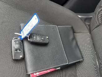 Volkswagen Up! 1.0 BLEUMOTION LICHTE SCHADE! 151000 KM BOUWJAAR 2019 5500 EURO picture 13