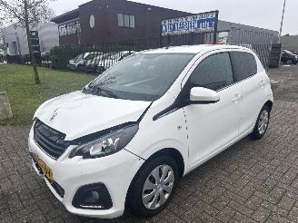 Auto incidentate Peugeot 108 1.0e-VTI BOUWJAAR 2020 RIJDBAAR 71941 KM PRIJS 4850 EURO 2020/5