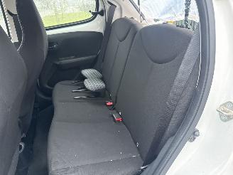 Peugeot 108 1.0e VTI ALLURE LICHTE SCHADE BOUWJAAR 2022  6999 EURO VAST picture 11