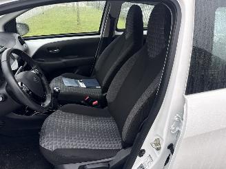 Peugeot 108 1.0e VTI ALLURE LICHTE SCHADE BOUWJAAR 2022  6999 EURO VAST picture 10